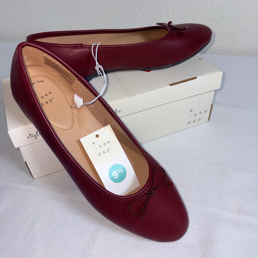 A New Day Matilda Ballet Flats 9.5 Burgundy NEW Memory Foam Bow Detail Round Toe